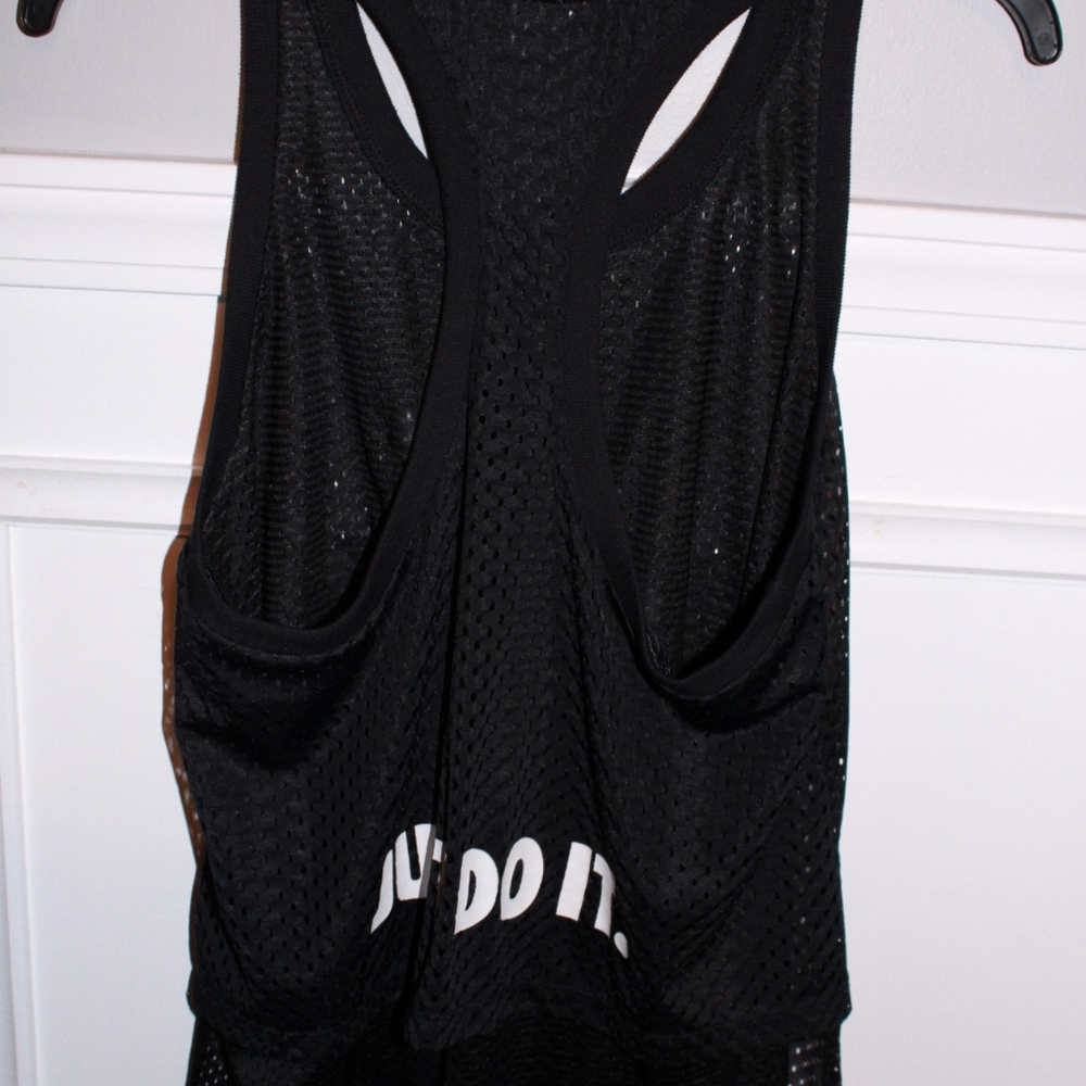 Nike top - Picture 4 of 6